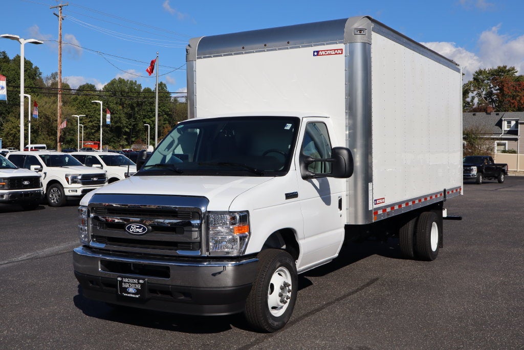 2027 Ford E-450SD Cutaway DRW w/16' Morgan Cargo Box