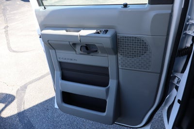 2027 Ford E-450SD Cutaway DRW w/16' Morgan Cargo Box