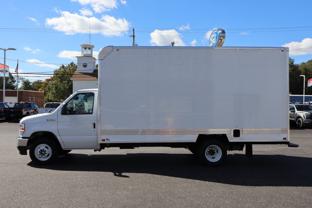 2027 Ford E-450SD Cutaway DRW w/16' Bay Bridge Cargo Box