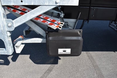 2025 Ford F-750SD w/26' Morgan Track Body DRW