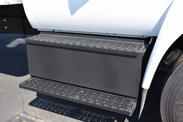 2025 Ford F-750SD w/26' Morgan Track Body DRW