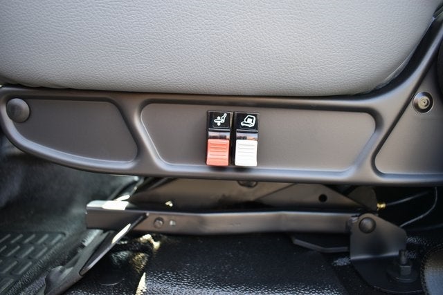 2025 Ford F-750SD w/26' Morgan Track Body DRW