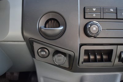 2025 Ford F-750SD w/26' Morgan Track Body DRW