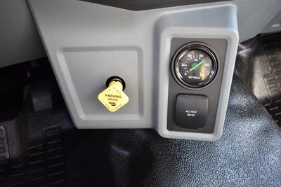 2025 Ford F-750SD w/26' Morgan Track Body DRW