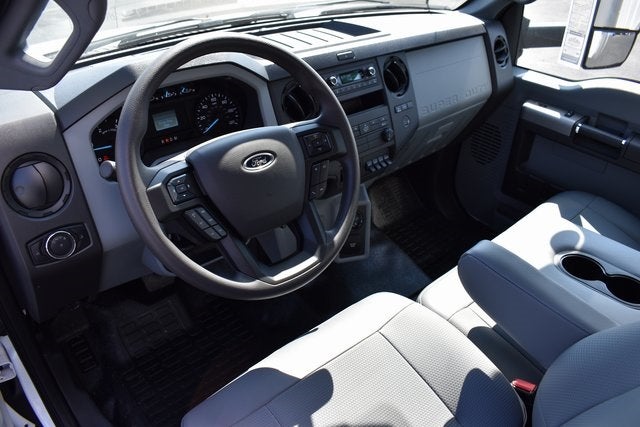 2025 Ford F-750SD w/26' Morgan Track Body DRW