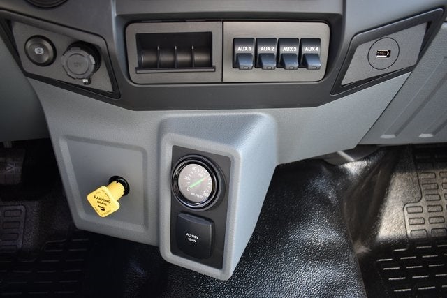 2025 Ford F-750SD w/26' Morgan Track Body DRW