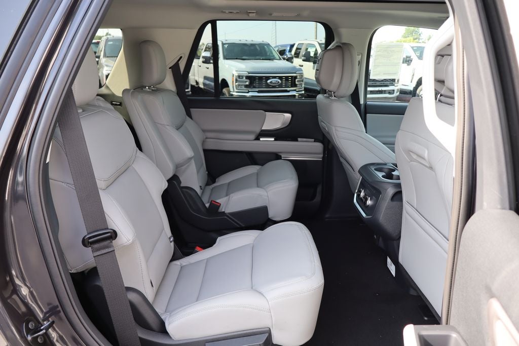 2027 Ford Expedition Active