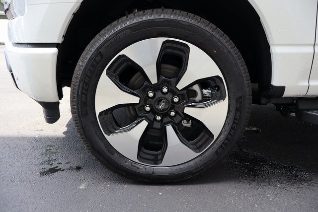 2025 Ford F-150 Lightning Platinum