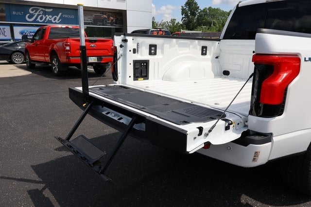 2025 Ford F-150 Lightning Platinum