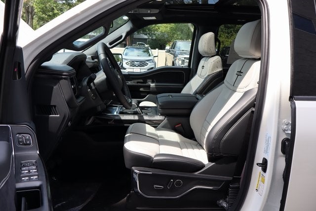 2025 Ford F-150 Lightning Platinum