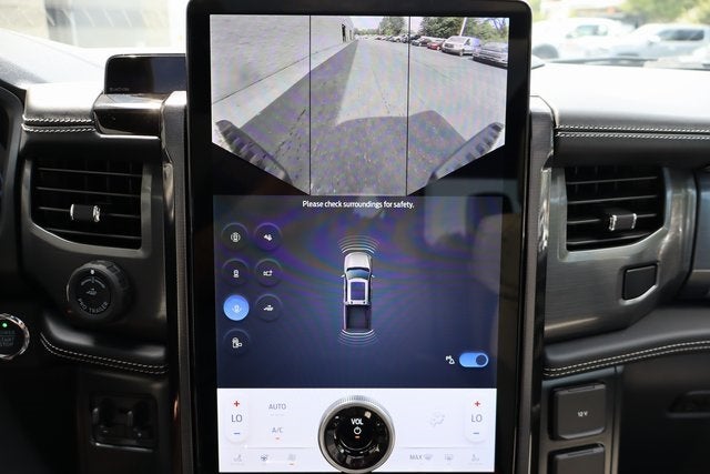 2025 Ford F-150 Lightning Platinum