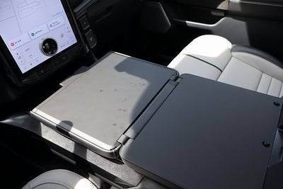 2025 Ford F-150 Lightning Platinum