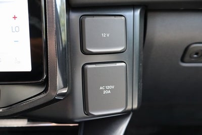 2025 Ford F-150 Lightning Platinum