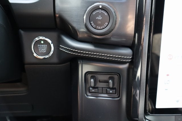 2025 Ford F-150 Lightning Platinum