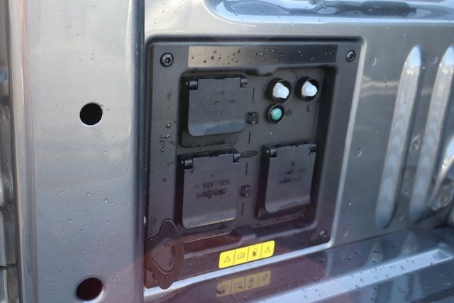 2025 Ford F-150 Lightning Platinum