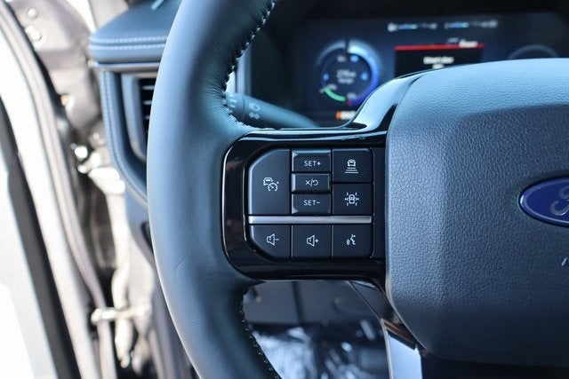 2025 Ford F-150 Lightning Platinum