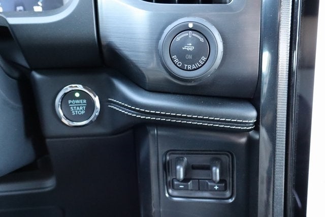 2025 Ford F-150 Lightning Platinum