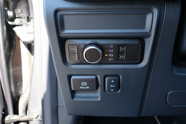 2025 Ford F-150 Lightning Platinum