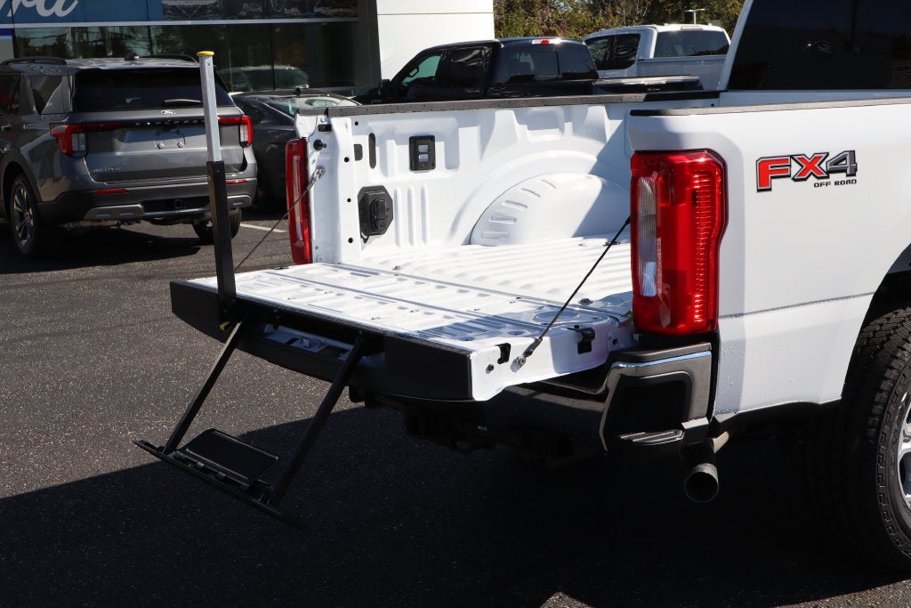 2027 Ford F-250SD XLT