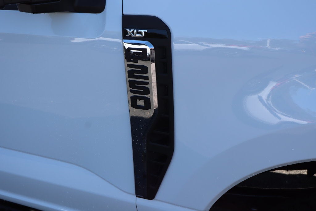 2027 Ford F-250SD XLT