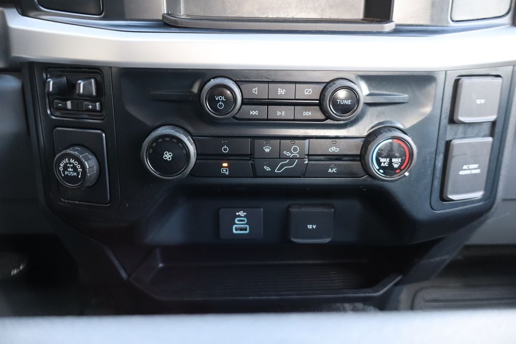 2023 Ford F-250SD XL w/8' Reading Classic II Service Body