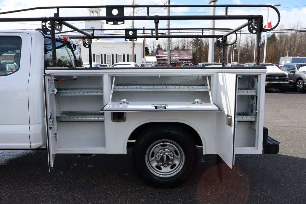 2023 Ford F-250SD XL w/8' Reading Classic II Service Body