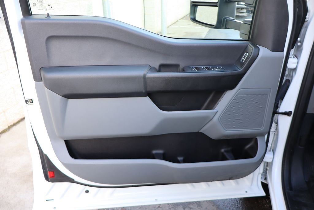 2023 Ford F-250SD XL w/8' Reading Classic II Service Body