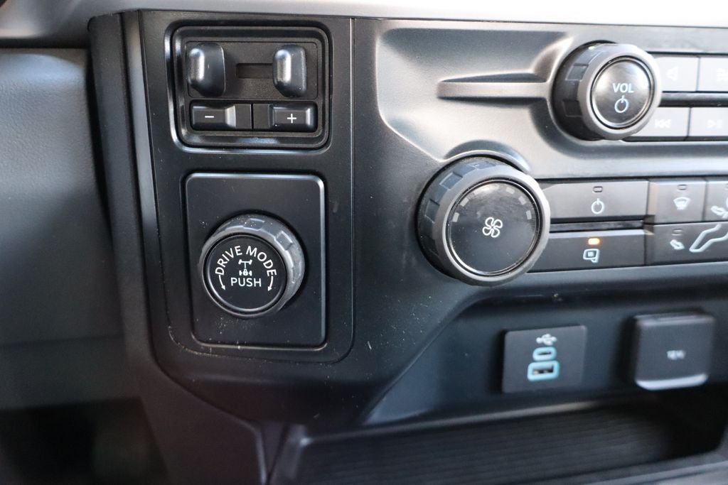 2023 Ford F-250SD XL w/8' Reading Classic II Service Body