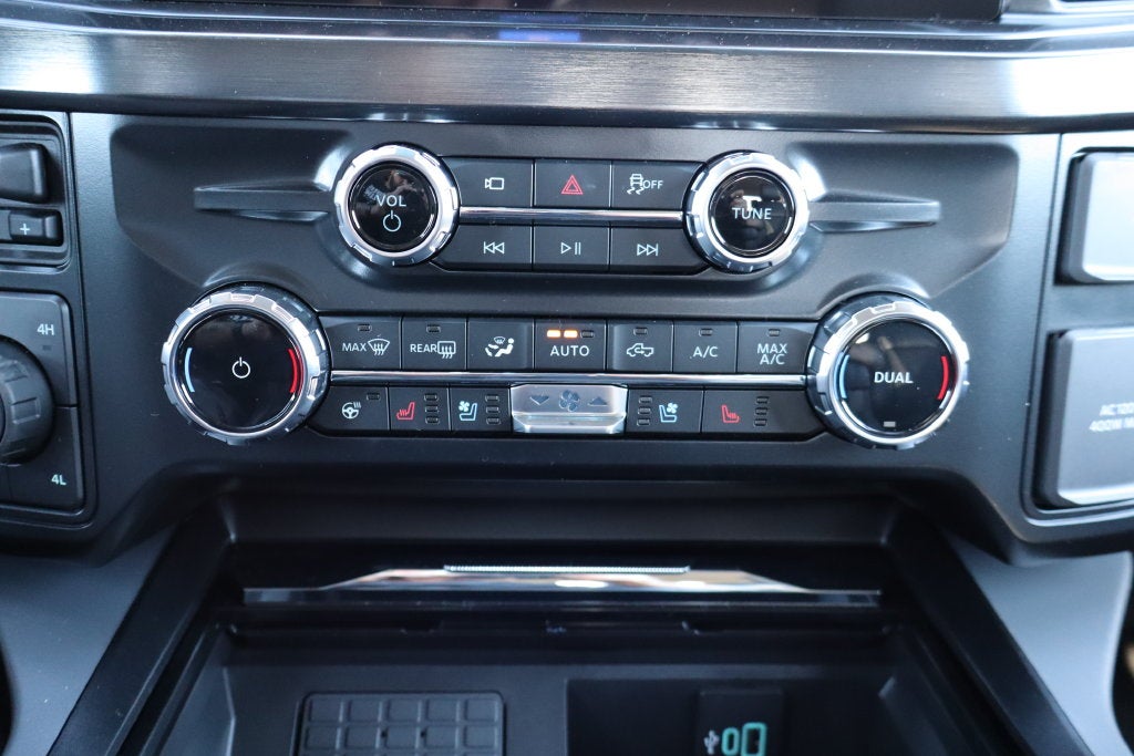 2027 Ford F-350SD Lariat