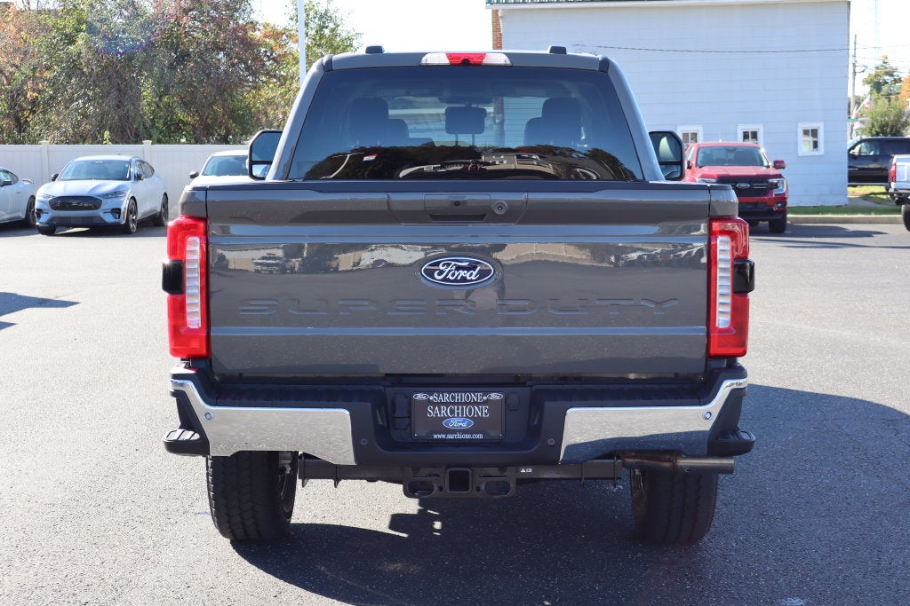 2027 Ford F-350SD Lariat