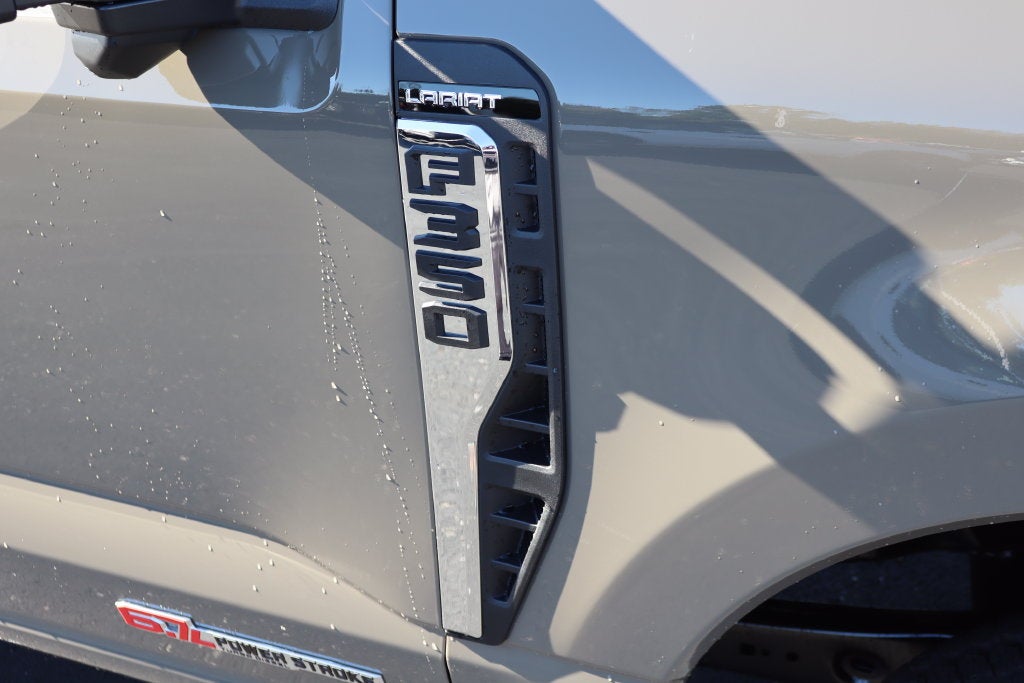 2027 Ford F-350SD Lariat