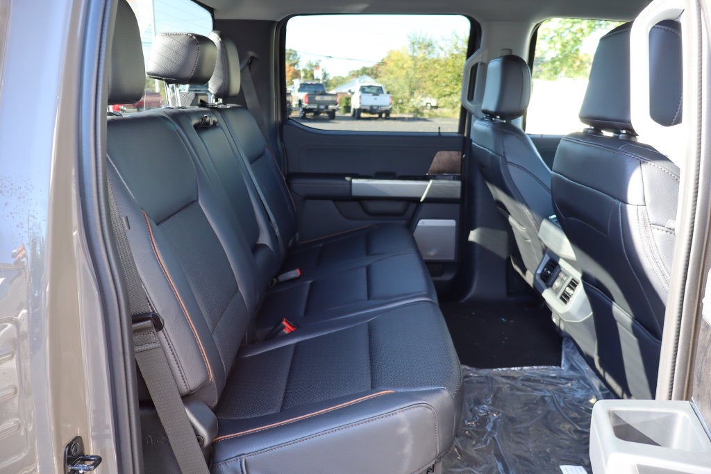 2027 Ford F-350SD Lariat
