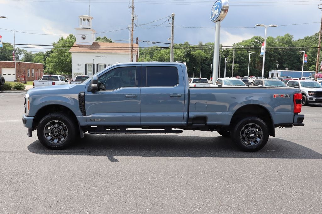 2023 Ford F-350SD Lariat