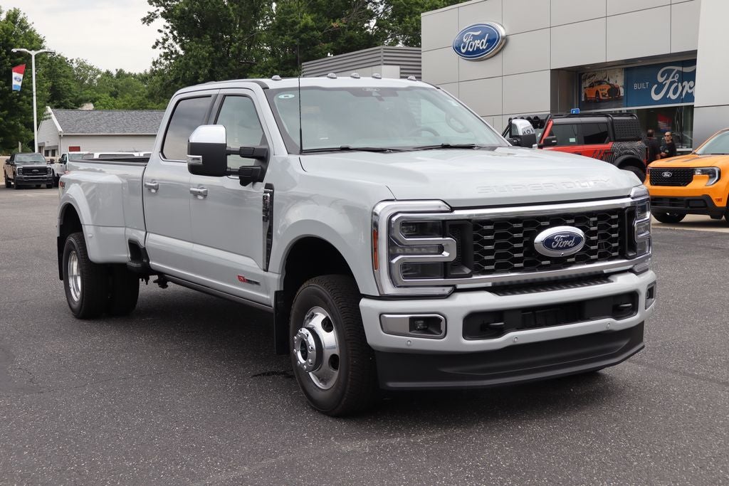 2026 Ford F-350SD Platinum DRW