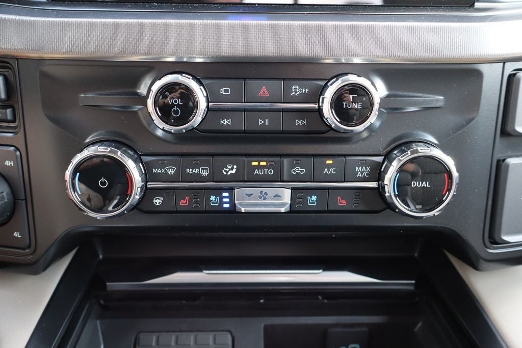 2026 Ford F-350SD Platinum DRW