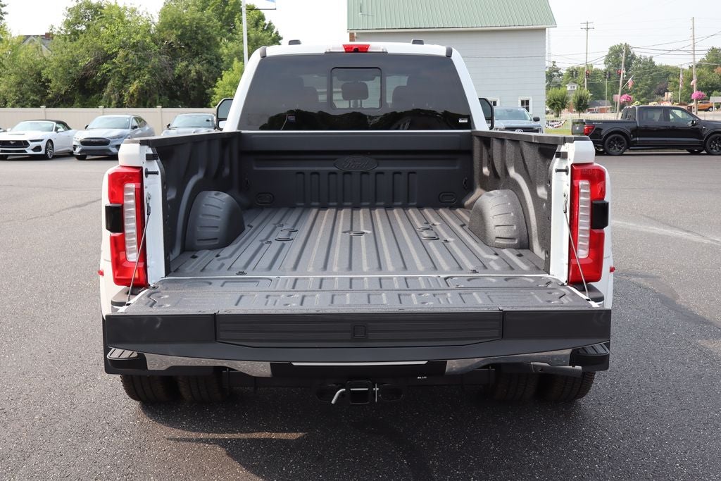 2026 Ford F-350SD Lariat DRW