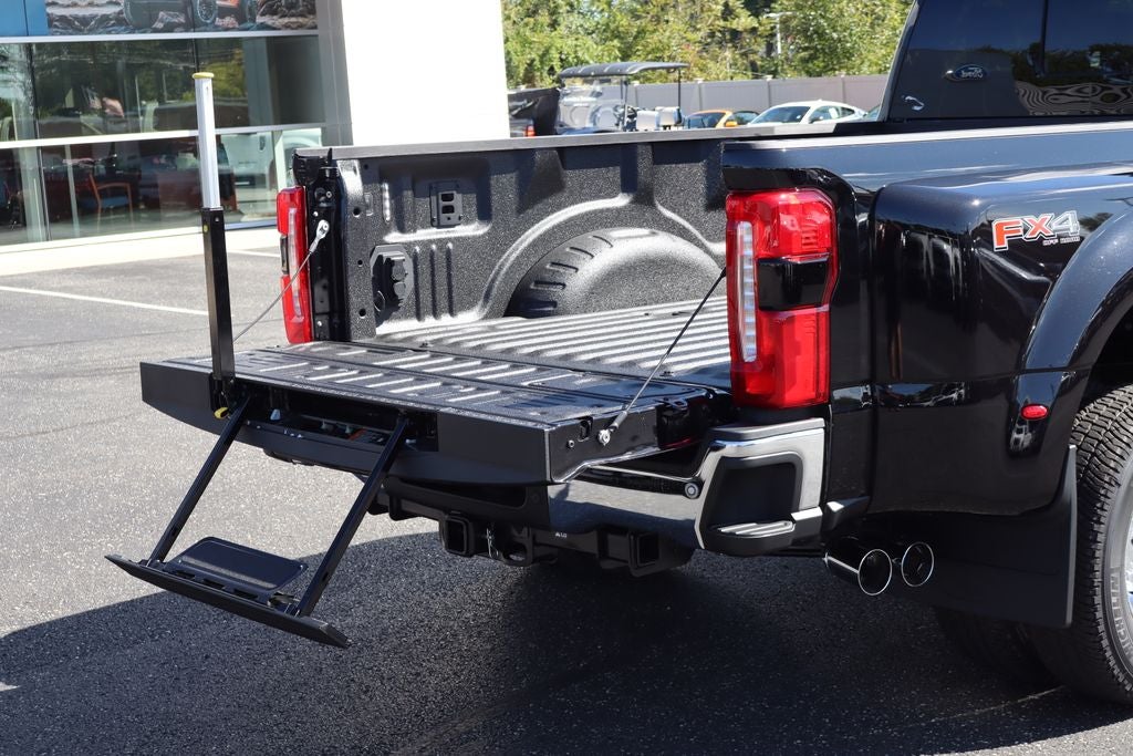 2026 Ford F-350SD Lariat DRW
