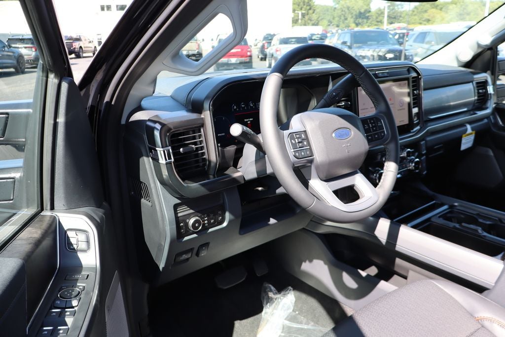 2026 Ford F-350SD Lariat DRW