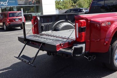 2026 Ford F-350SD Lariat DRW