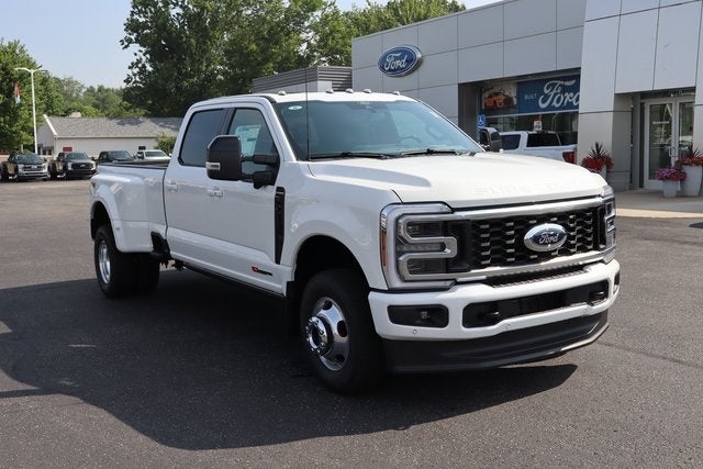 2025 Ford F-350SD Platinum DRW