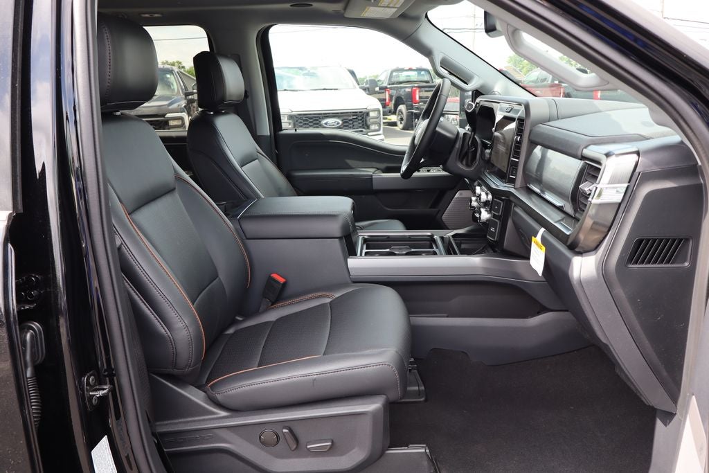 2026 Ford F-350SD Lariat DRW