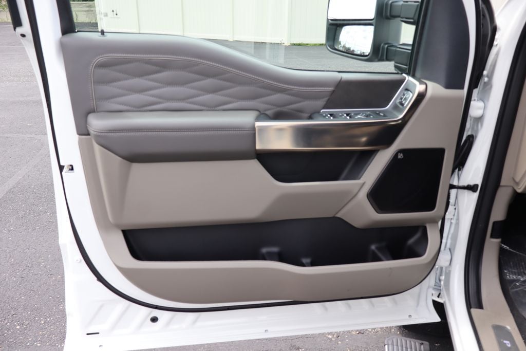 2026 Ford F-350SD Platinum DRW