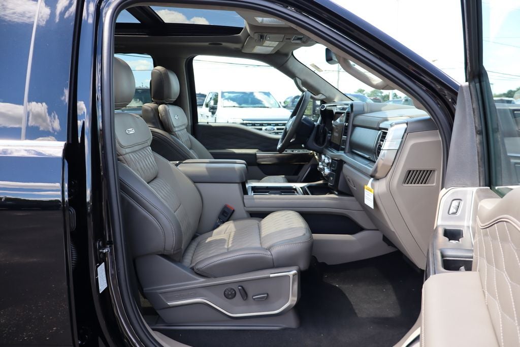 2026 Ford F-350SD Platinum DRW