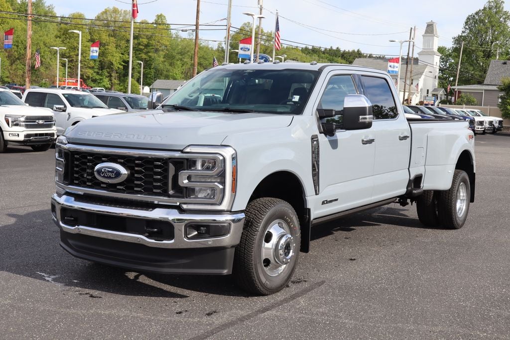2026 Ford F-350SD Lariat DRW