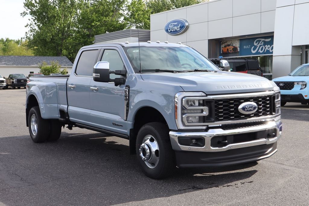 2026 Ford F-350SD Lariat DRW