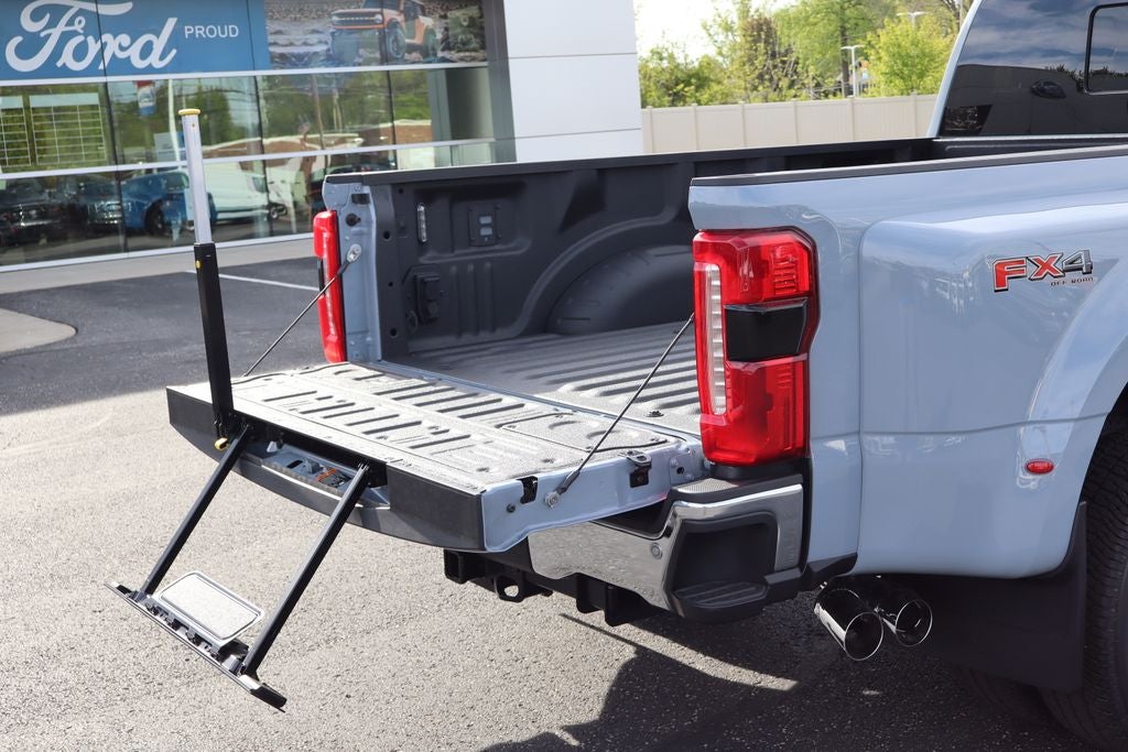2026 Ford F-350SD Lariat DRW