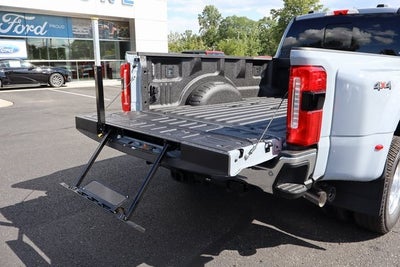 2026 Ford F-350SD Lariat DRW