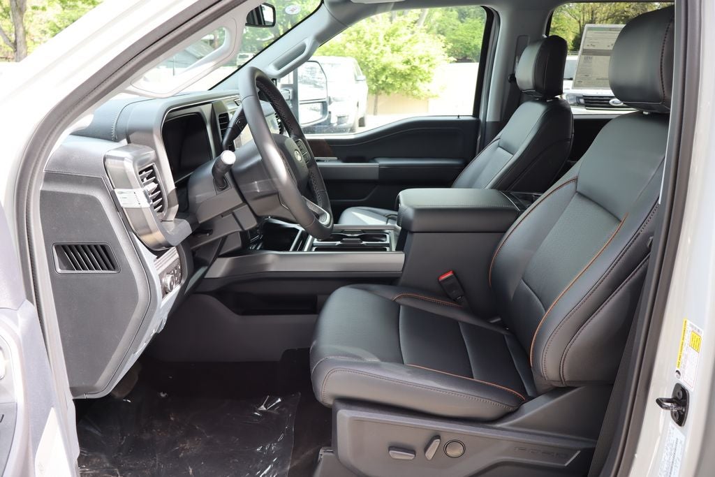 2026 Ford F-350SD Lariat DRW