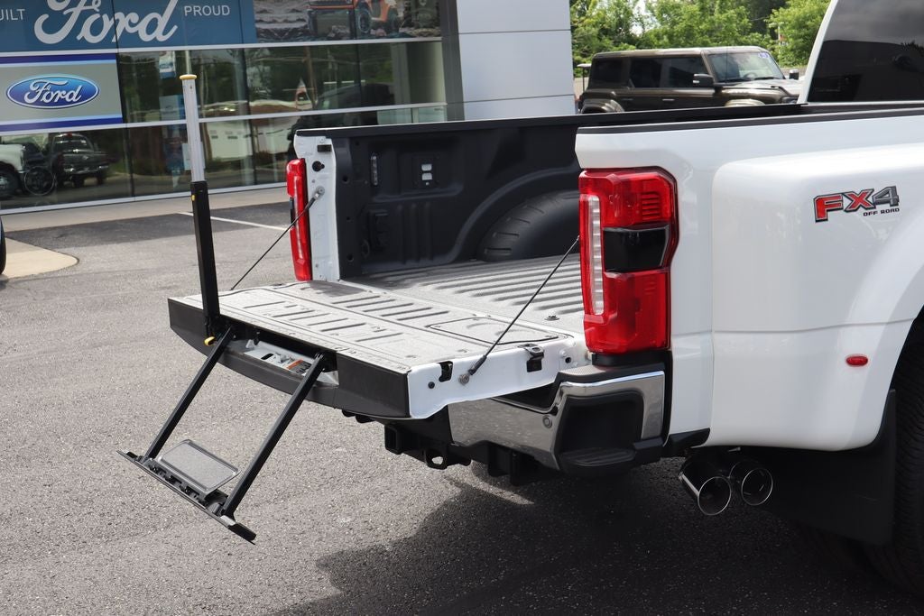 2026 Ford F-350SD Lariat DRW