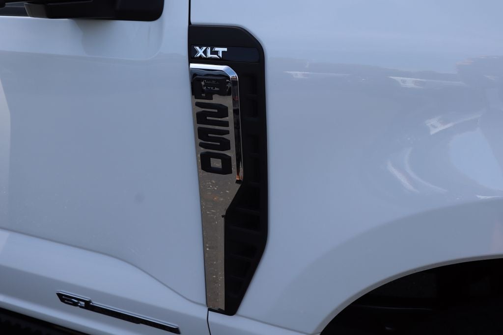 2026 Ford F-250SD XLT